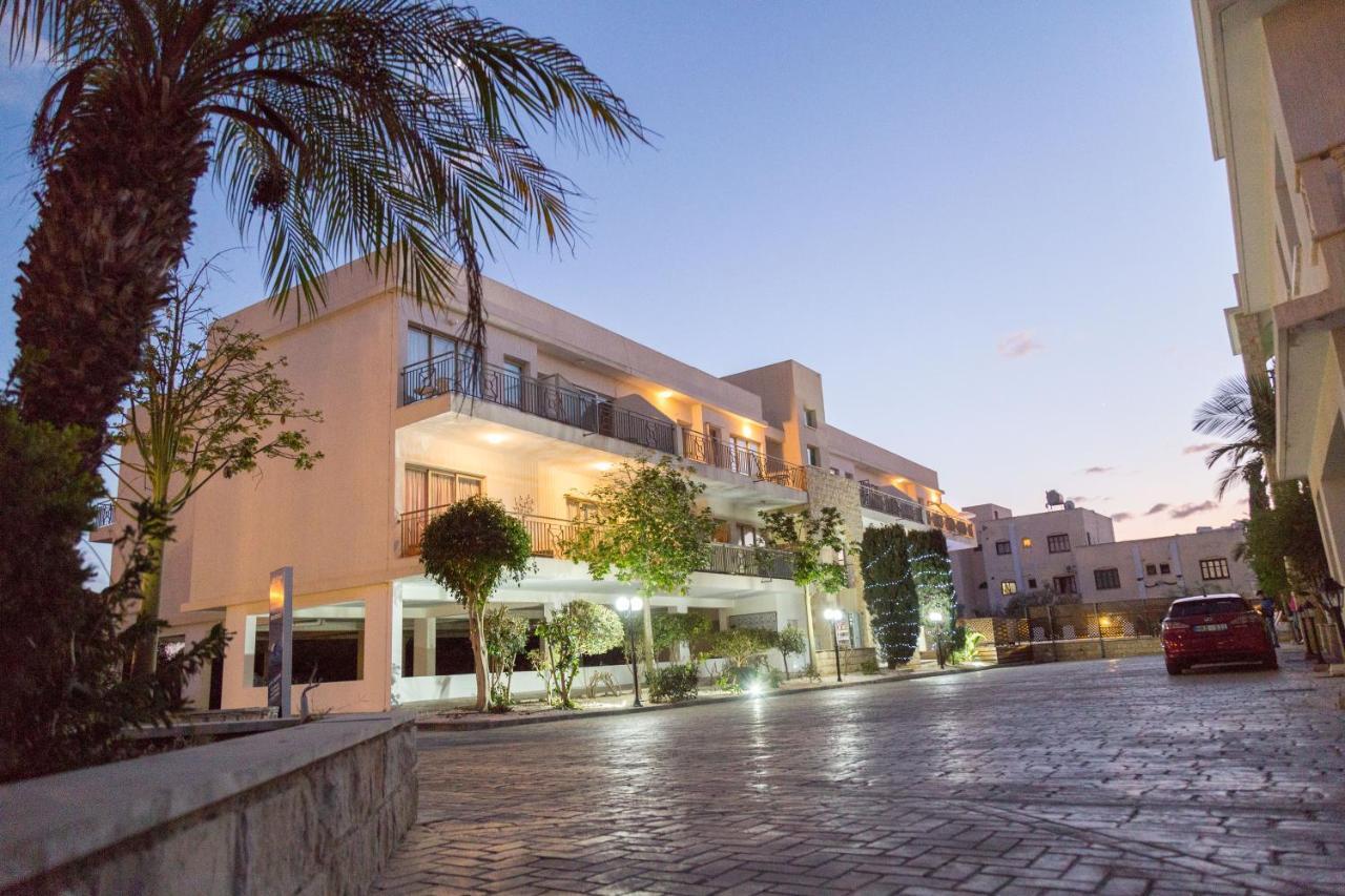 King'S Holiday Apartments Paphos Exterior foto